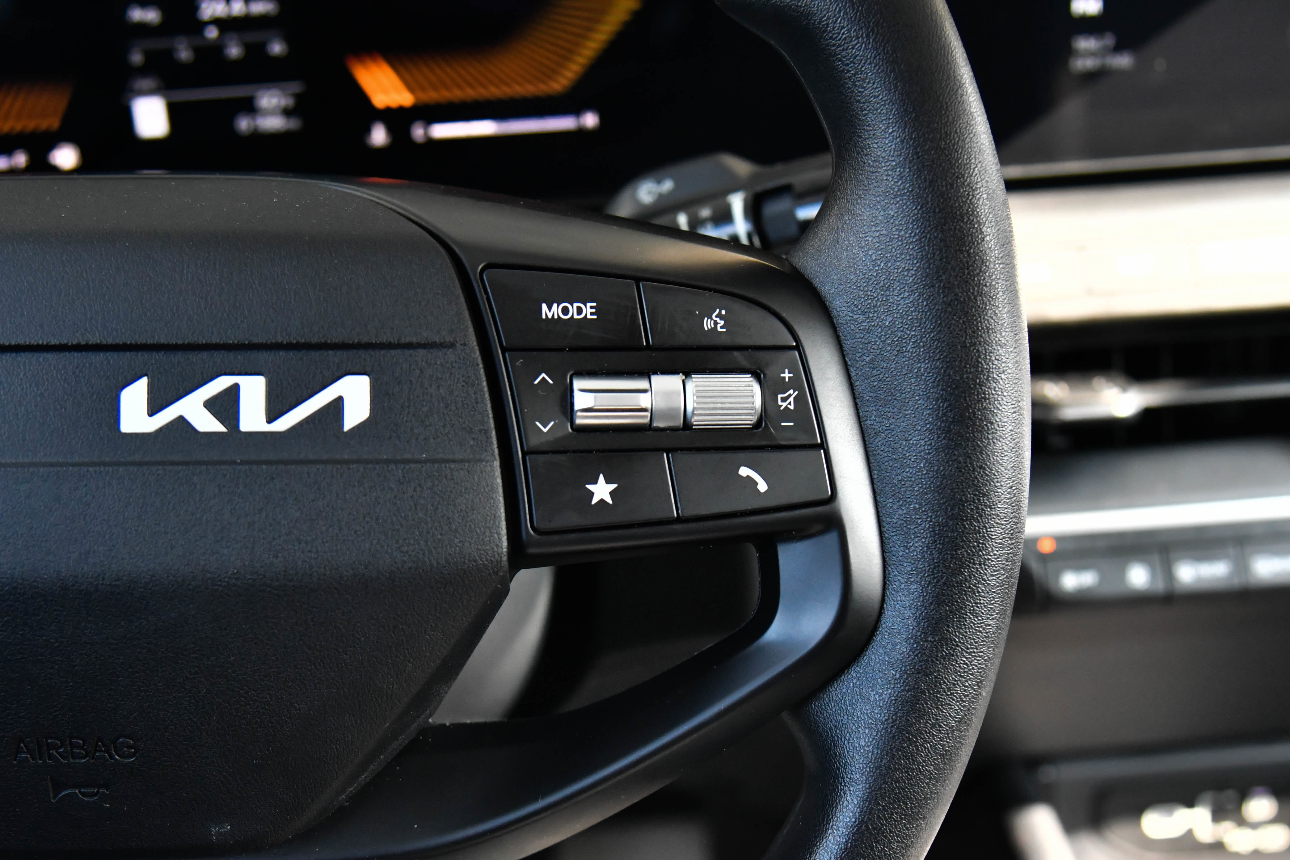 Used 2025 Kia K4 LXS image 30