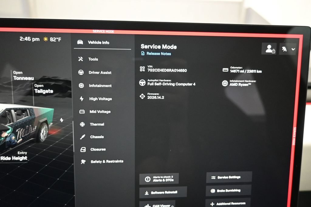Used 2024 Tesla Cybertruck AWD Crew Cab image 20