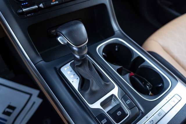 Used 2024 Kia Carnival LX image 19