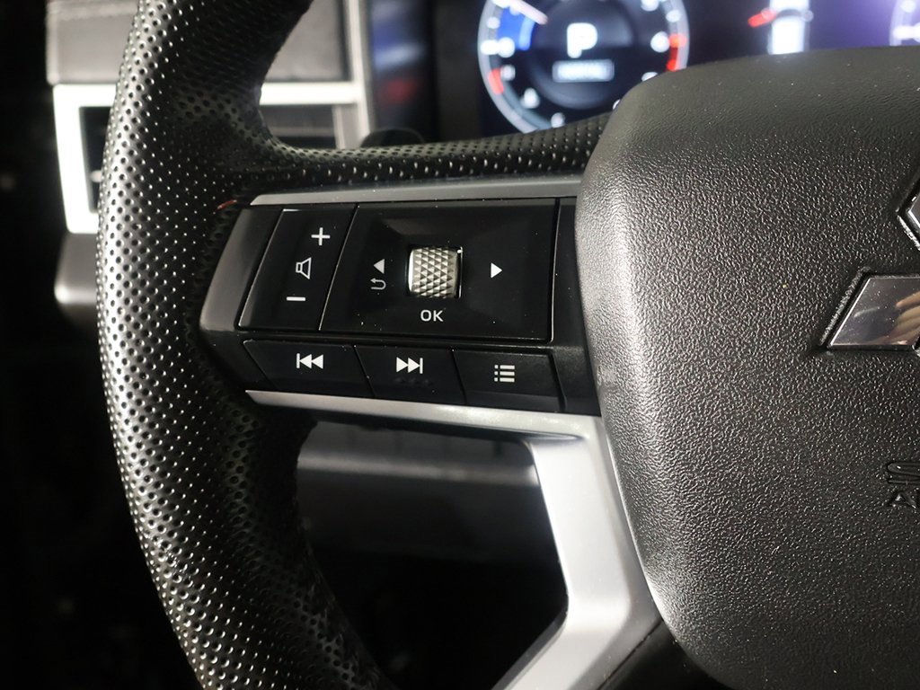 Used 2023 Mitsubishi Outlander SEL image 36