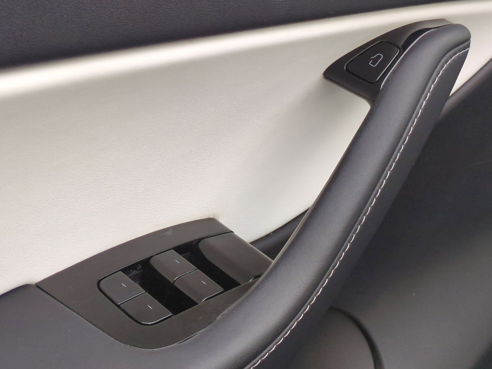 Used 2021 Tesla Model Y 2WD image 15