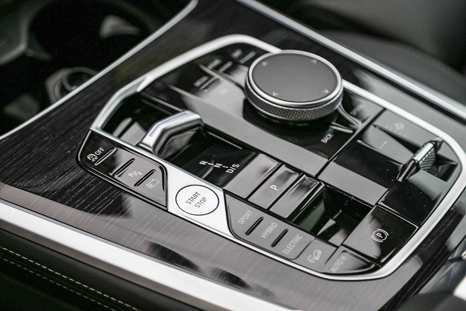 New 2026 BMW X5 xDrive50e w/ M Sport Package image 18