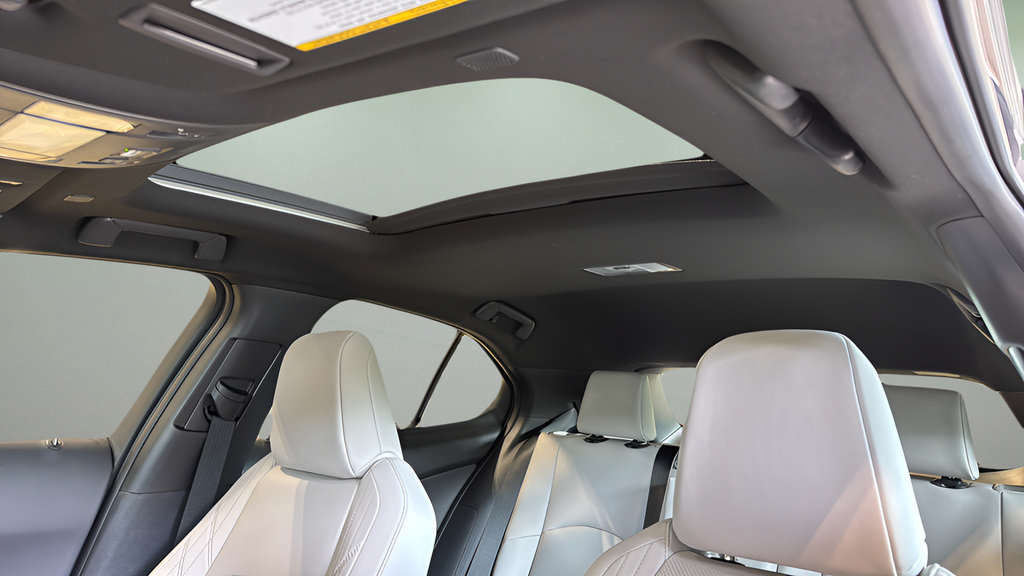 New 2026 Lexus UX 300h AWD image 29
