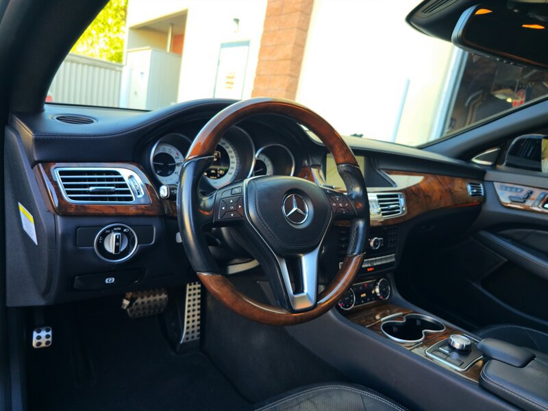 Used 2013 Mercedes-Benz CLS 550 w/ Premium I Pkg image 16