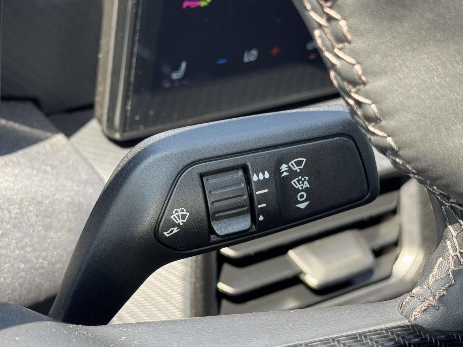 Used 2025 Ford Mustang Coupe RWD image 10
