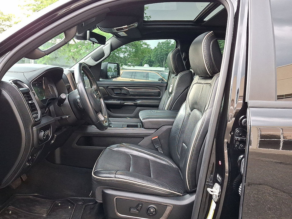 Used 2024 RAM 1500 Limited AWD/4WD image 17
