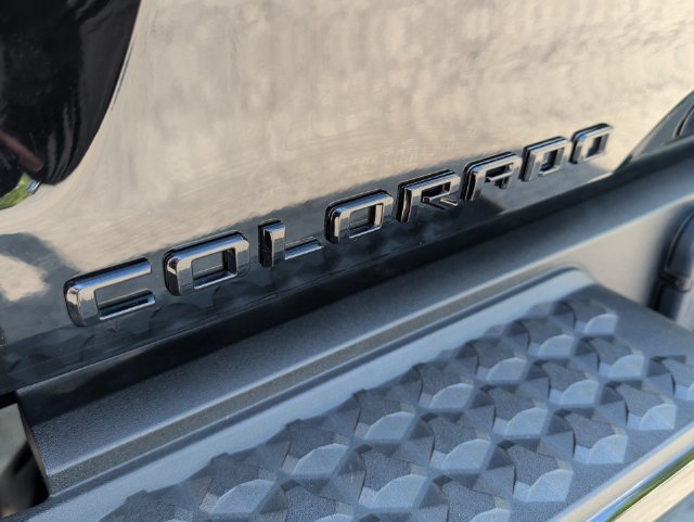 Used 2023 Chevrolet Colorado Trail Boss w/ Technology Package AWD/4WD image 39