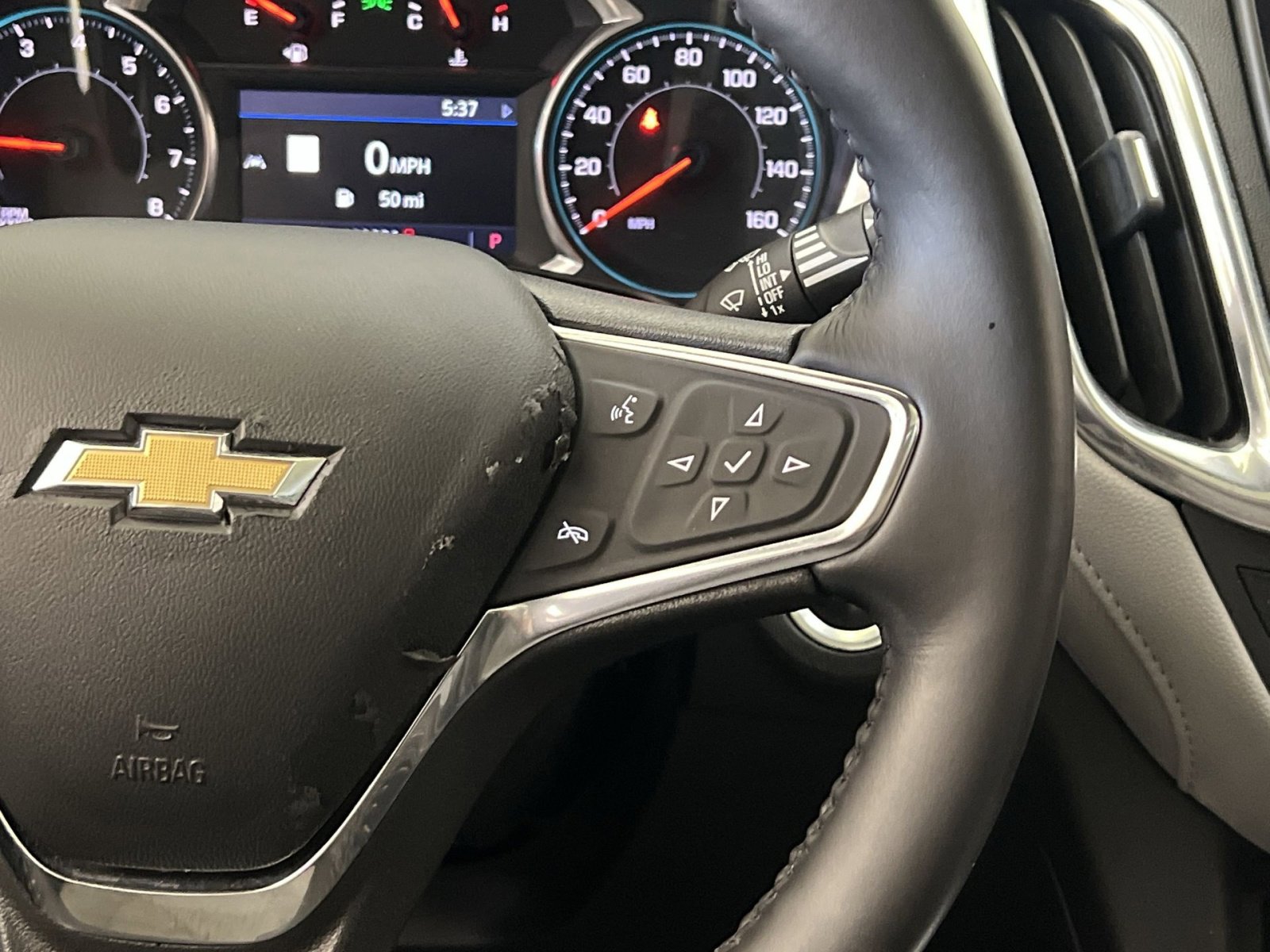 Used 2021 Chevrolet Equinox Premier image 30