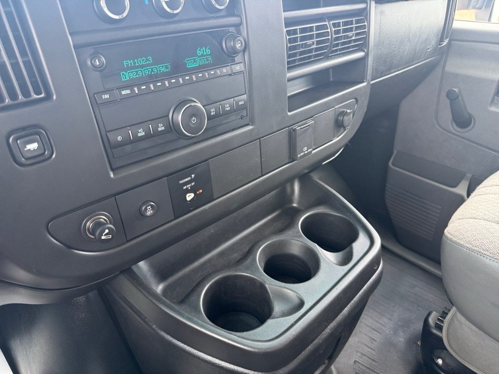 Used 2018 GMC Savana 3500 w/ Driver Convenience Package RWD image 16