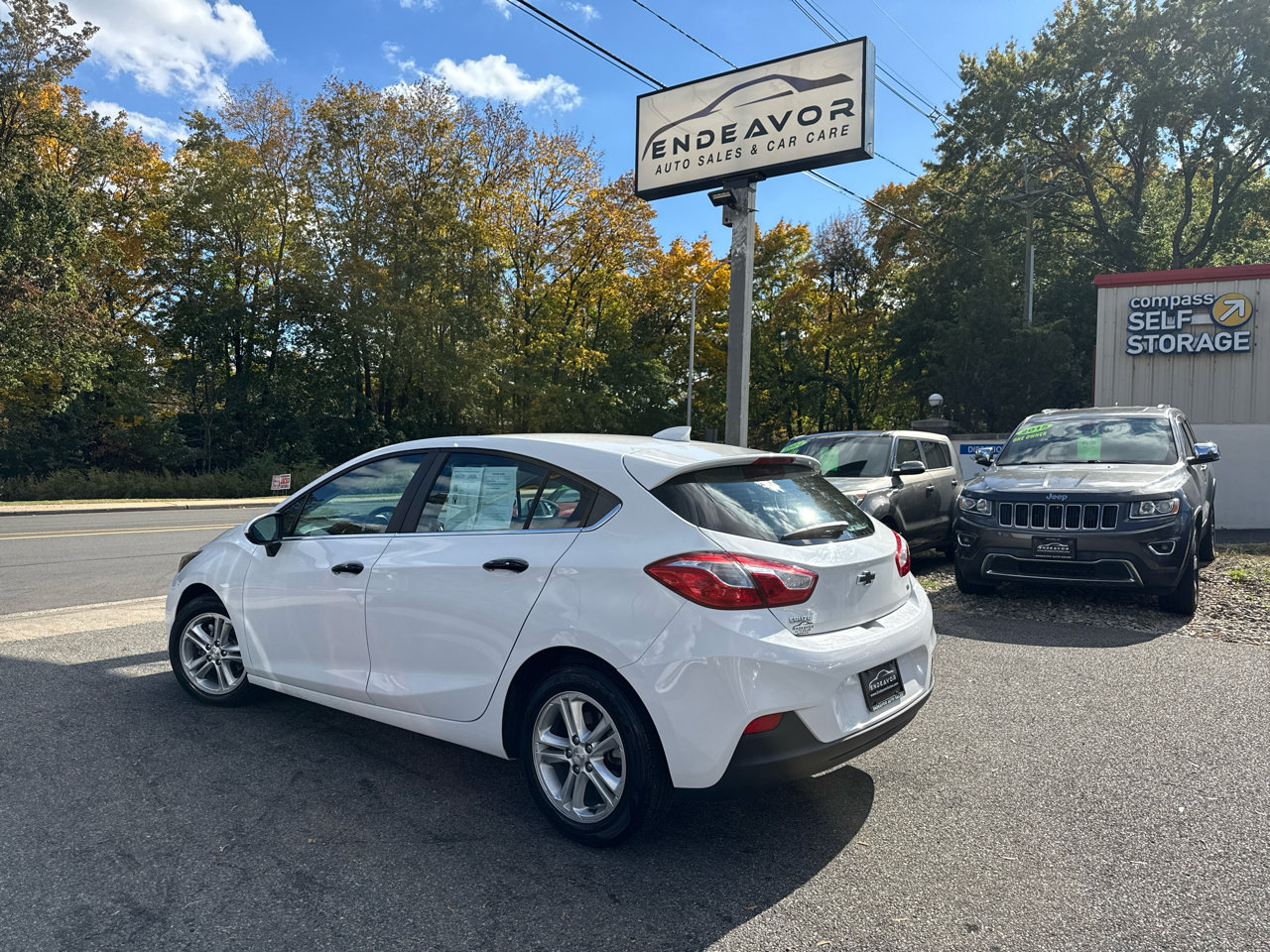 Used 2017 Chevrolet Cruze LT w/ Convenience Package image 5