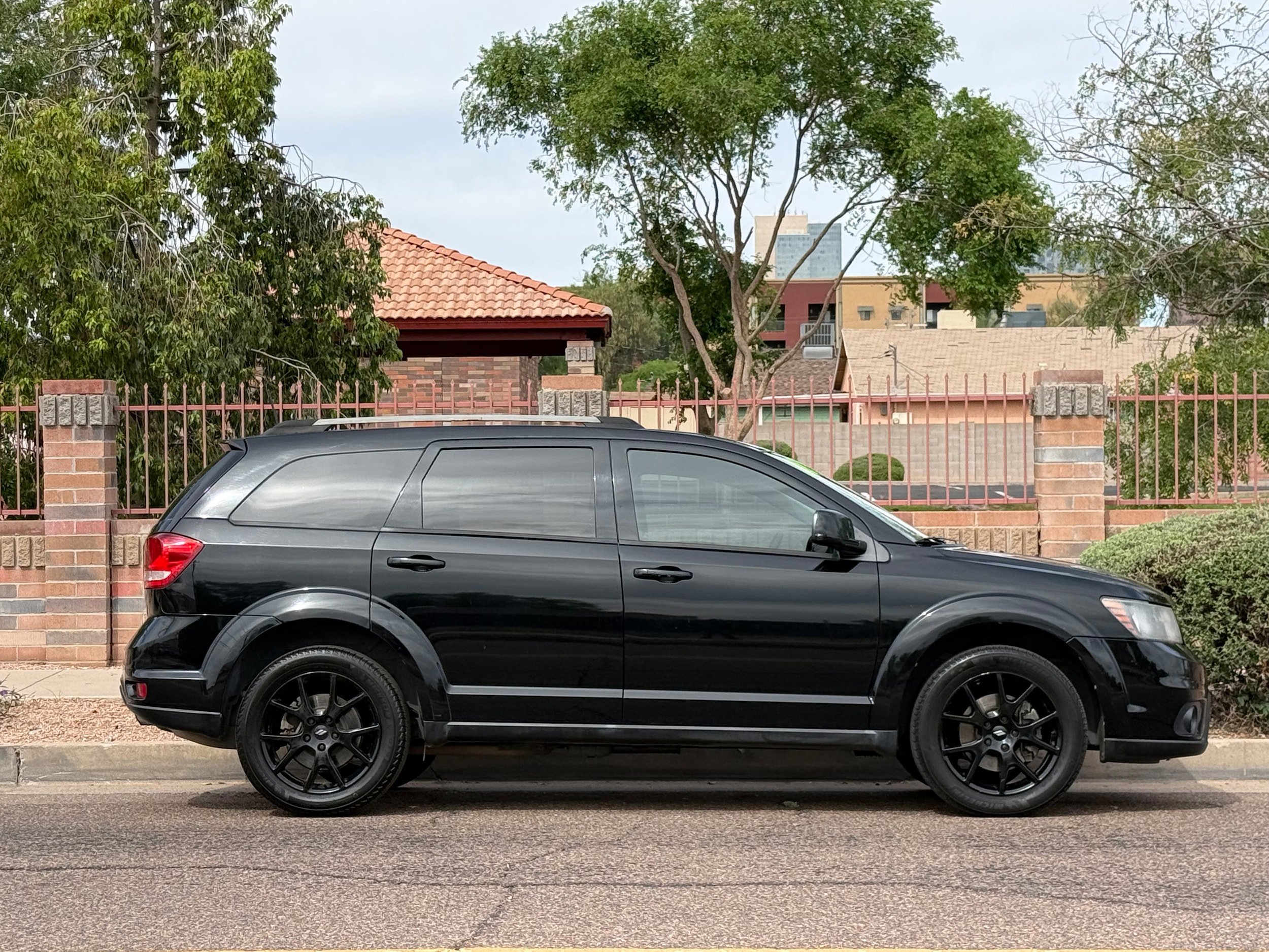 Used 2018 Dodge Journey SXT w/ Blacktop Package FWD image 9