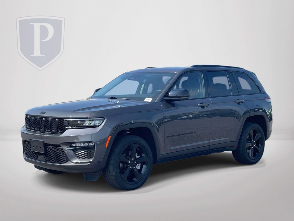 Used 2023 Jeep Grand Cherokee Limited w/ Black Appearance Package AWD/4WD image 4