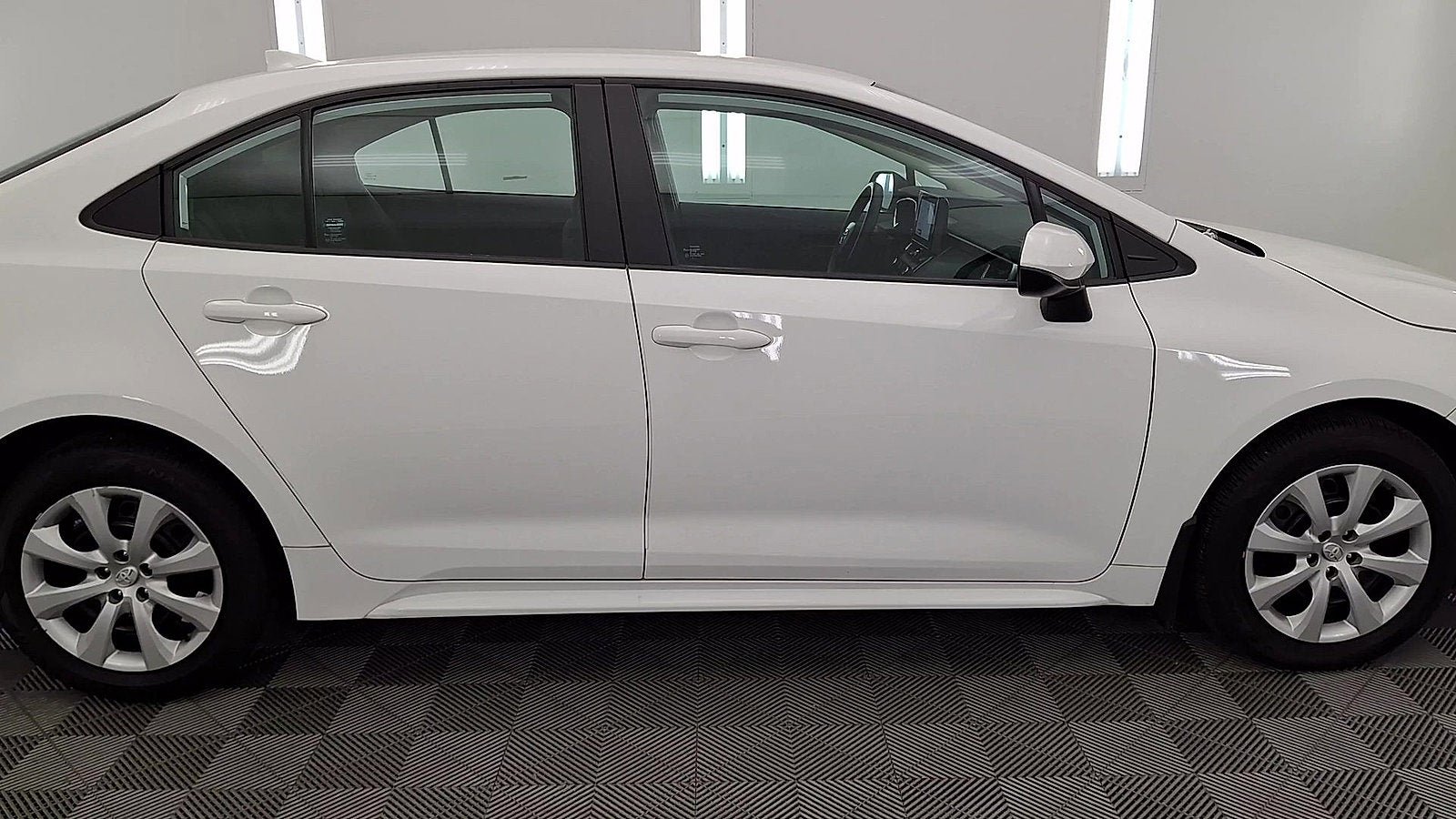 Certified 2023 Toyota Corolla LE FWD image 5