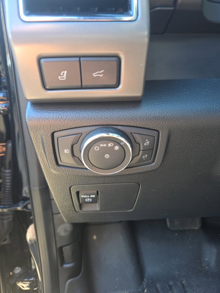 Used 2020 Ford Expedition XLT RWD image 15