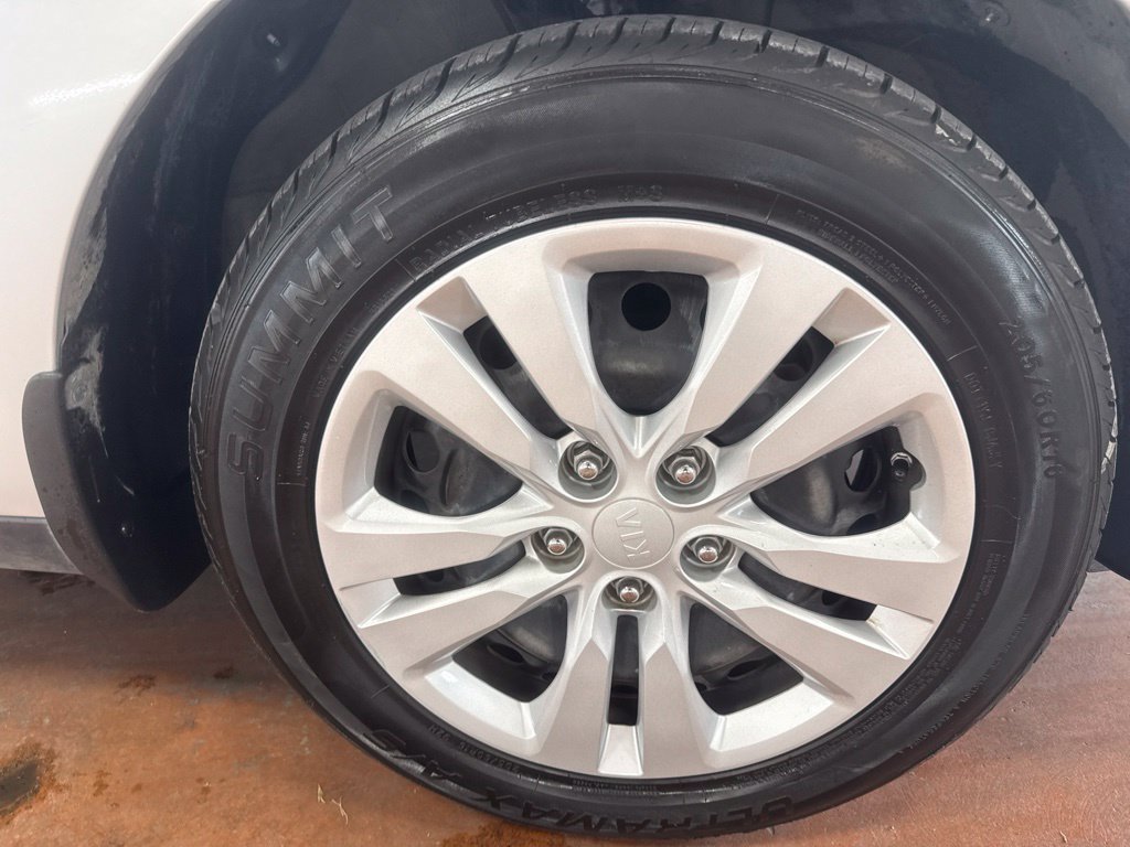 Used 2020 Kia Soul LX FWD image 11