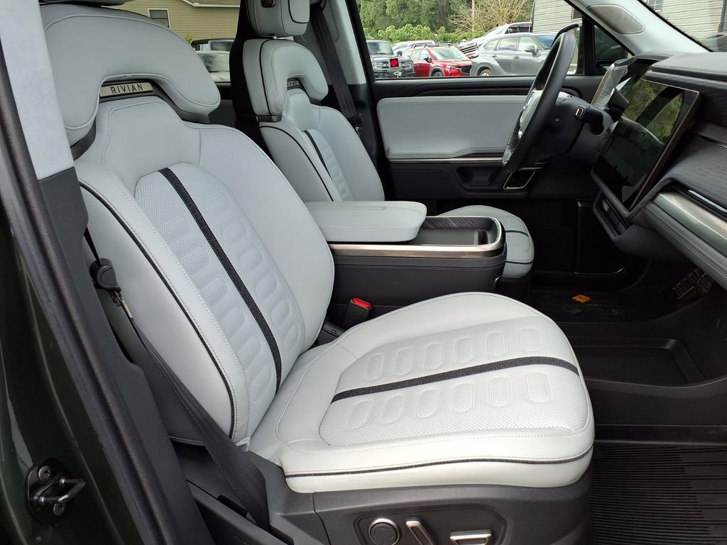 Used 2024 Rivian R1S Adventure image 13
