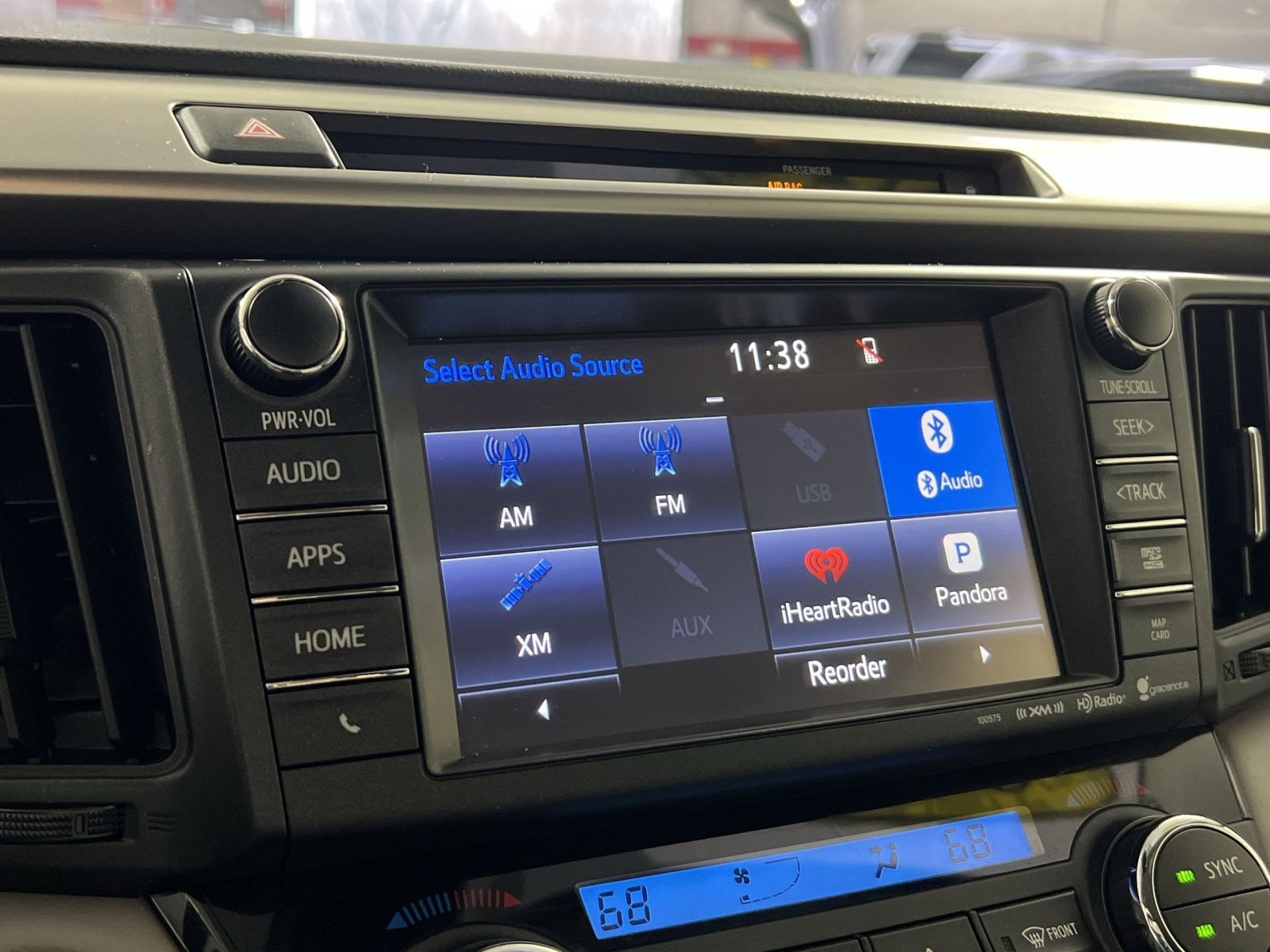 Used 2016 Toyota RAV4 Limited image 15