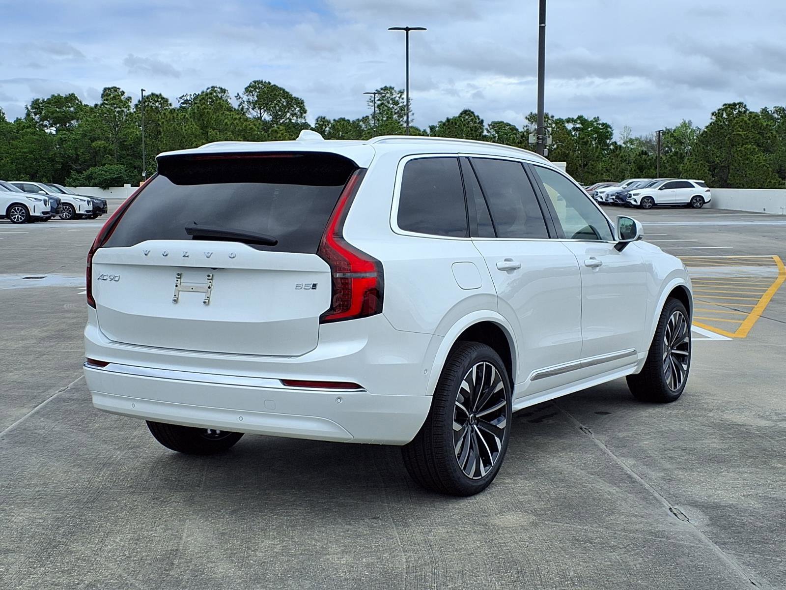 New 2026 Volvo XC90 B5 Ultra w/ Protection Package Premier AWD/4WD image 7