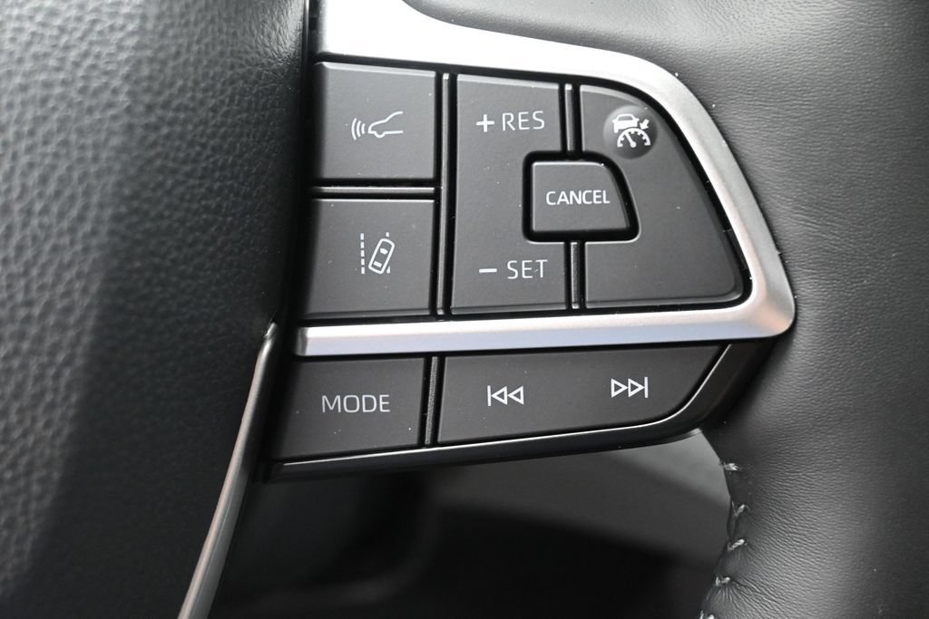 Certified 2026 Toyota Highlander Platinum AWD/4WD image 19