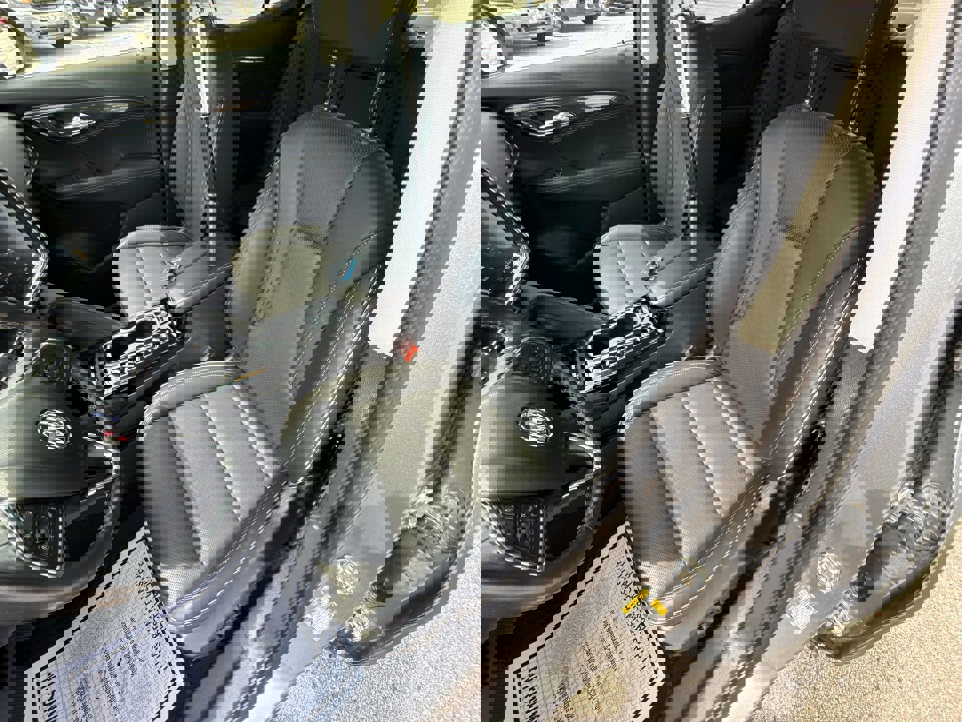 Used 2023 Buick Envision Essence image 19