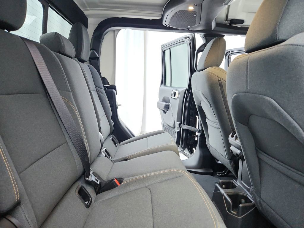 Used 2025 Jeep Gladiator Sport image 35