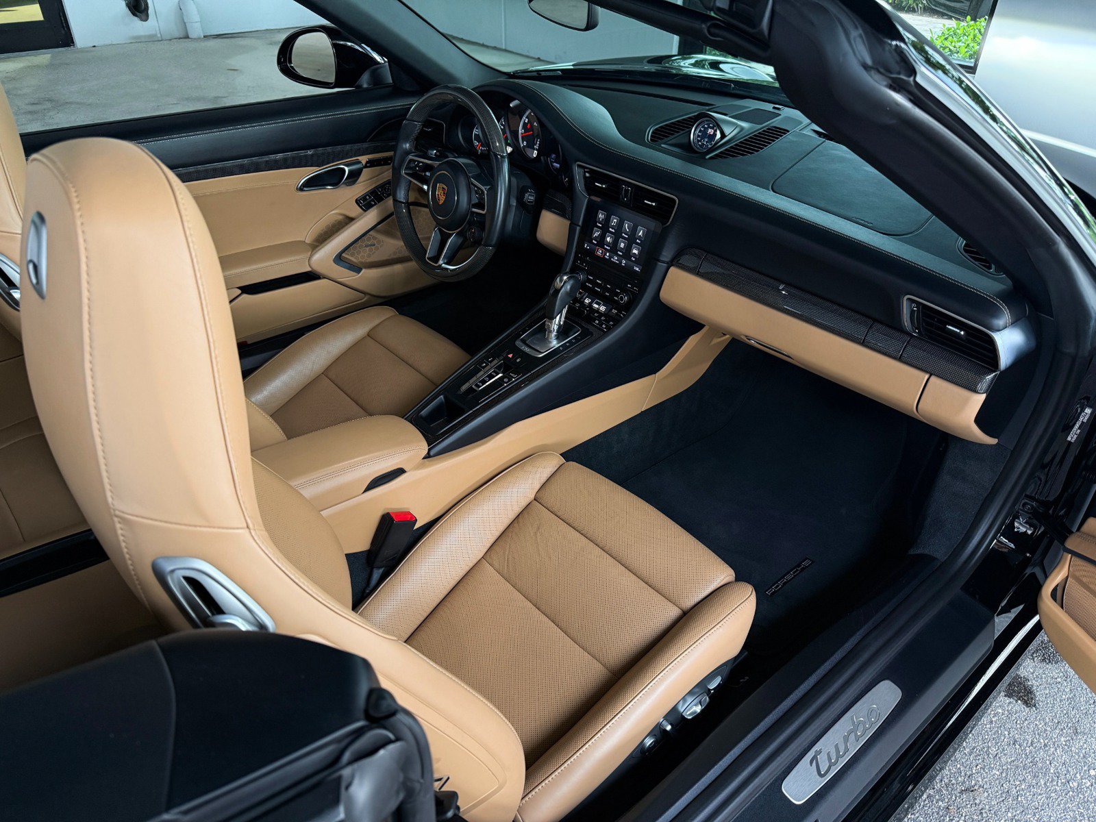 Used 2019 Porsche 911 4 Cabriolet AWD/4WD image 31