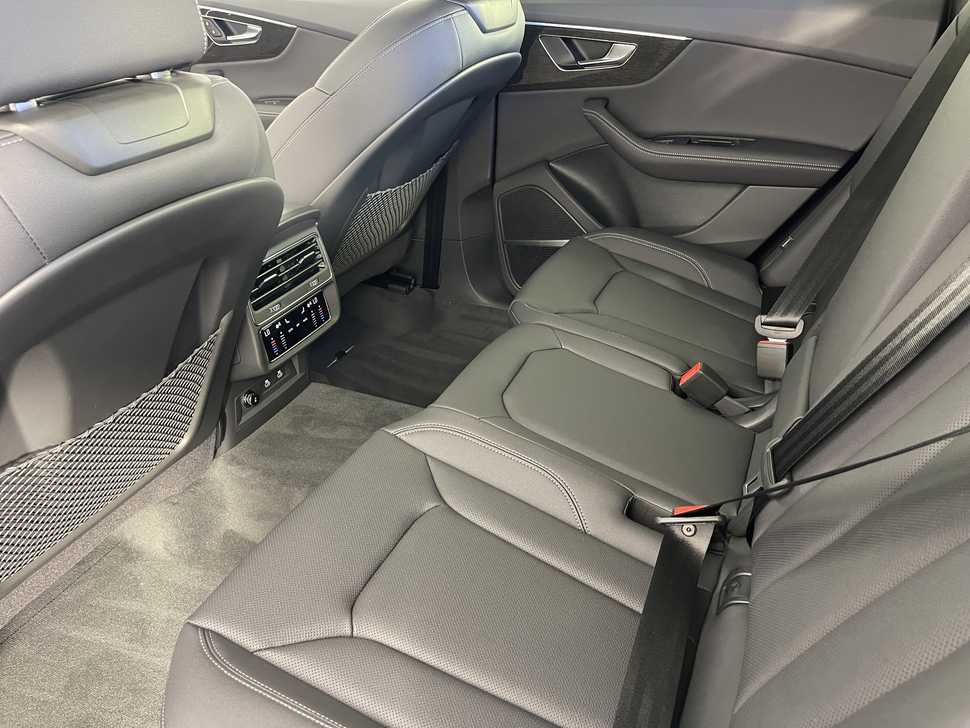New 2025 Audi Q8 Premium Plus image 37