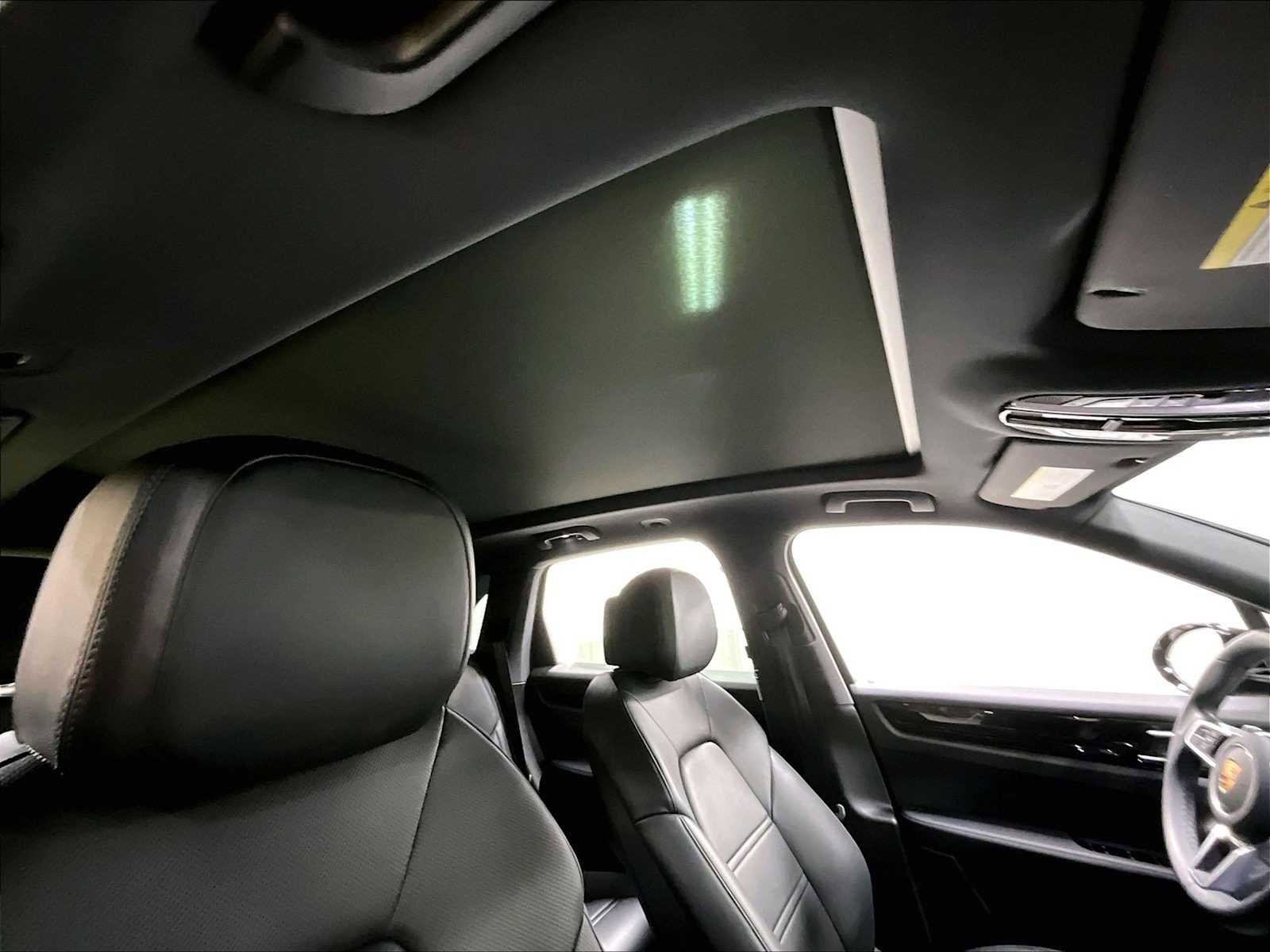 Used 2022 Porsche Cayenne image 27