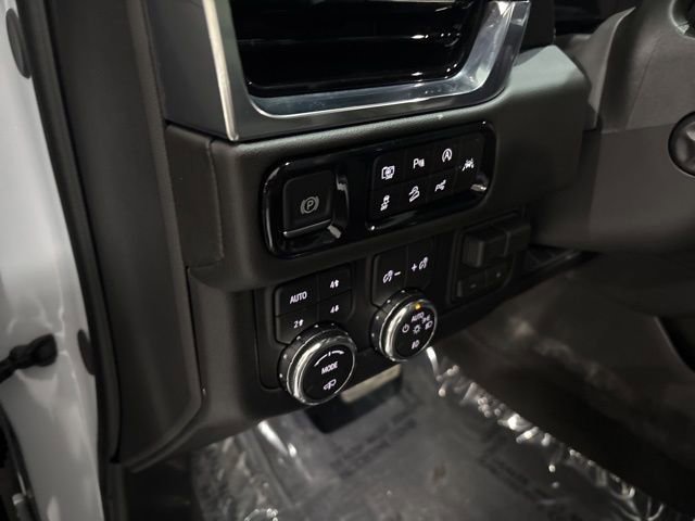 Used 2026 GMC Yukon XL Denali w/ Denali Reserve Package image 15