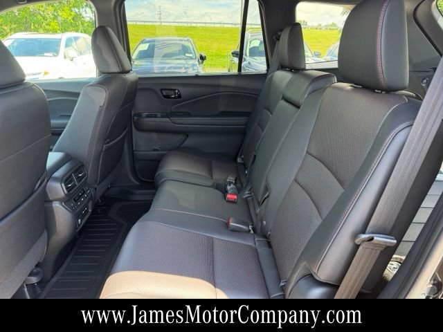 Used 2025 Honda Passport Black Edition image 16