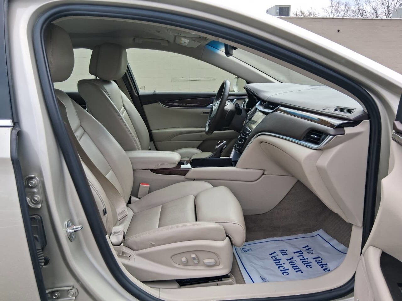 Used 2013 Cadillac XTS Luxury image 10