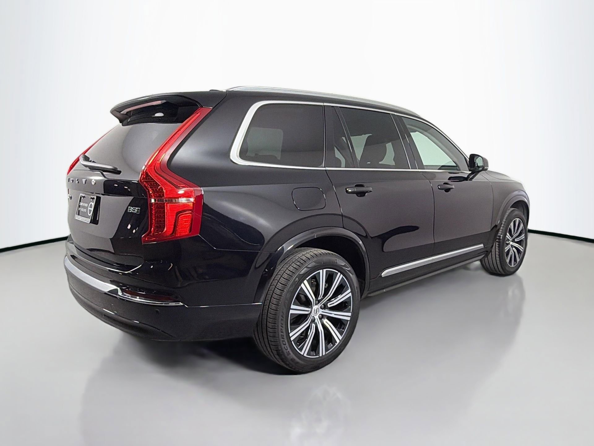Certified 2025 Volvo XC90 B5 Core AWD/4WD image 6