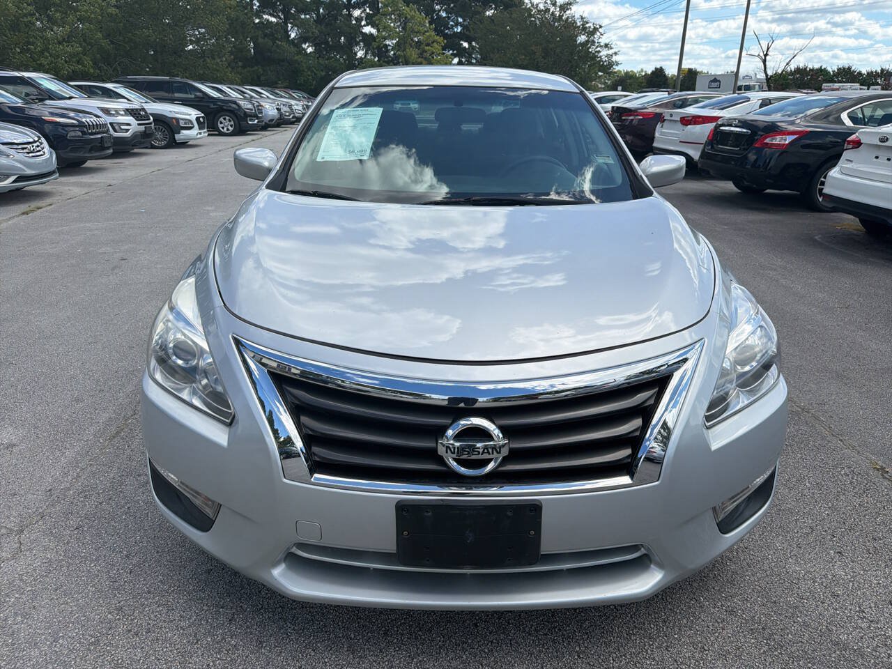 Used 2015 Nissan Altima 2.5 S w/ Special Edition Package FWD image 2