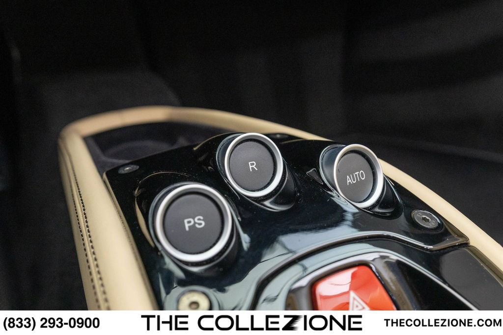 Used 2015 Ferrari 458 Spider RWD image 78