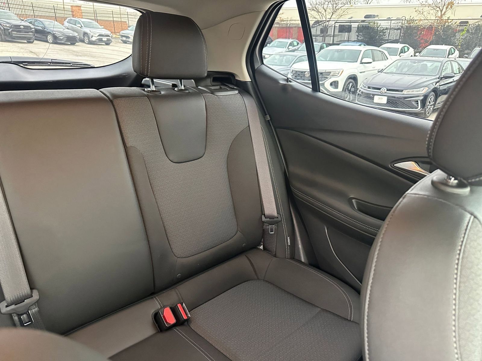 Used 2025 Buick Encore GX Preferred image 35