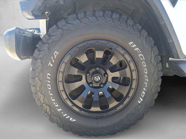 Used 2019 Jeep Wrangler Unlimited Sahara AWD/4WD image 22