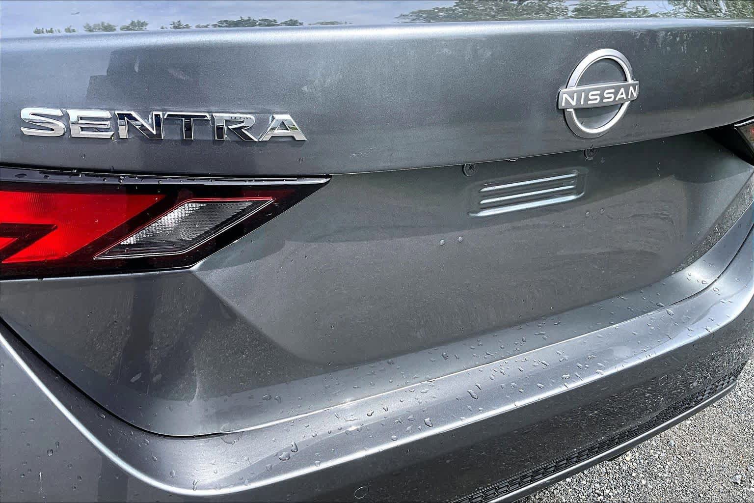 Used 2025 Nissan Sentra SV FWD image 31