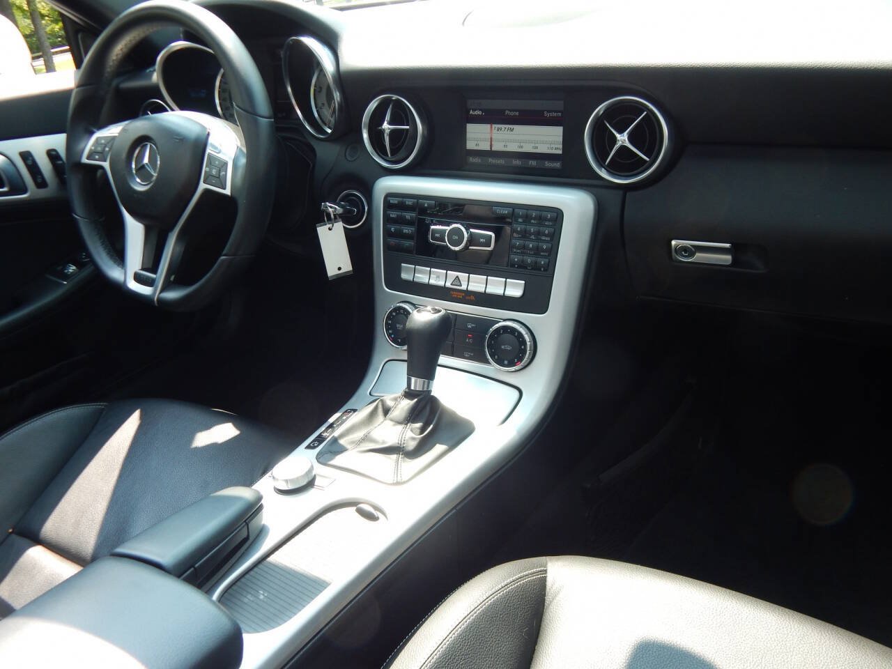 Used 2013 Mercedes-Benz SLK 250 image 17