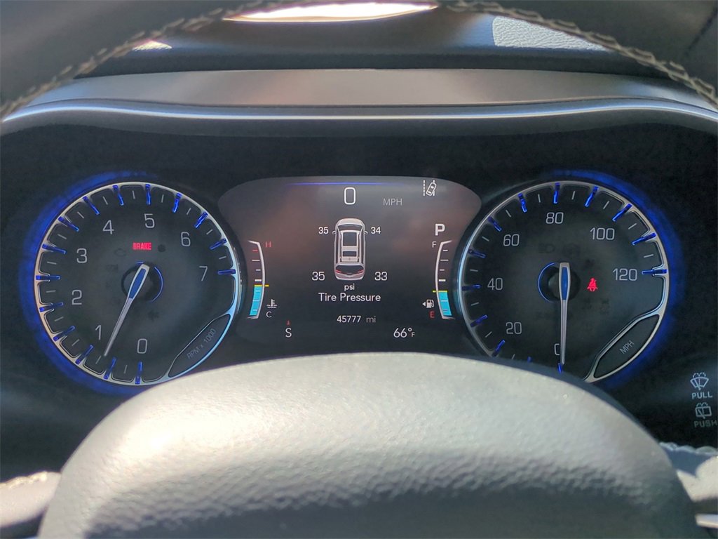 Used 2024 Chrysler Pacifica Touring-L image 29