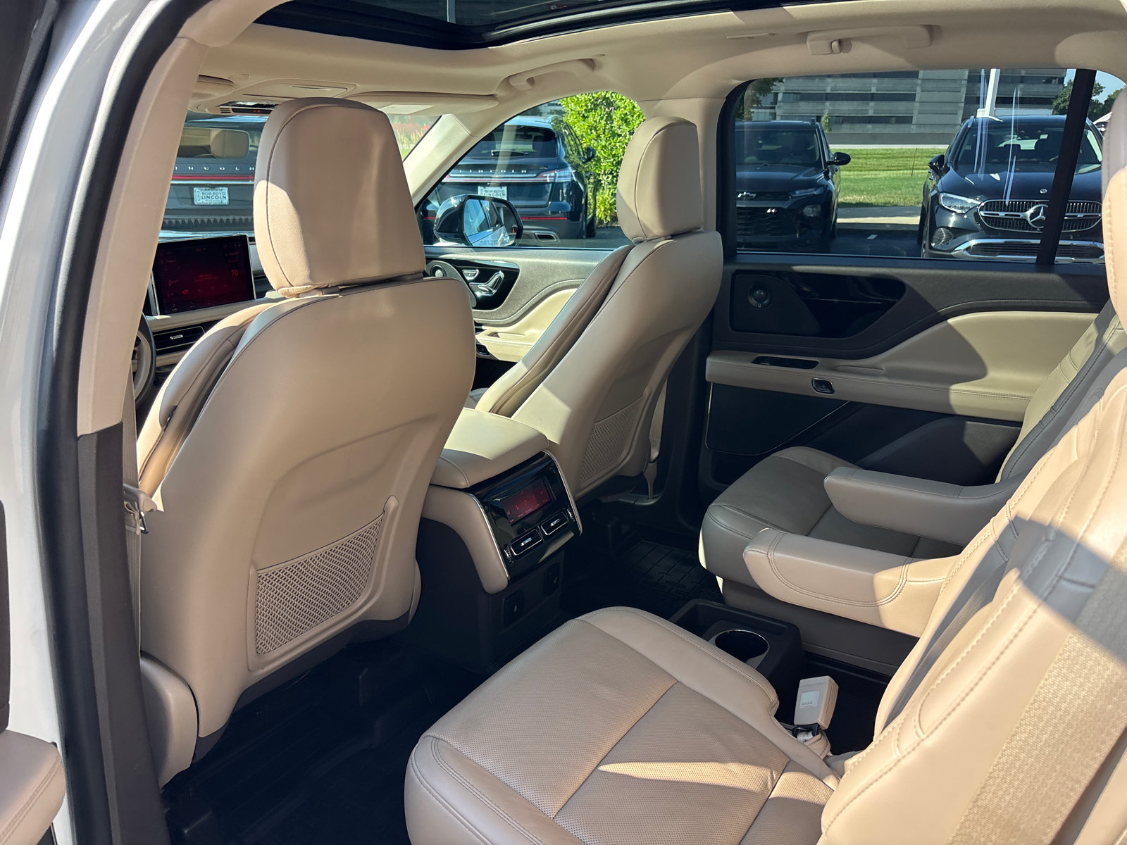 Certified 2022 Lincoln Aviator Reserve w/ Elements Package Plus AWD/4WD image 27