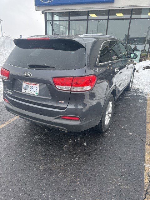 Used 2017 Kia Sorento LX image 9