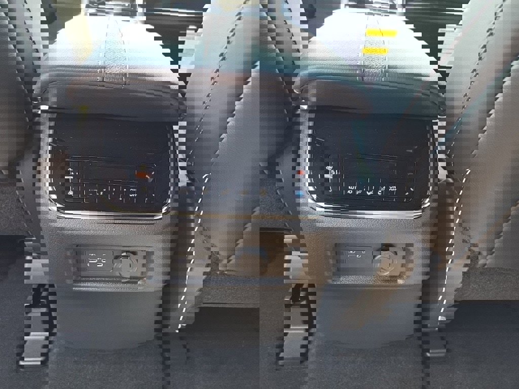 New 2026 Nissan Armada SL w/ Captain's Chari Seat Package image 15