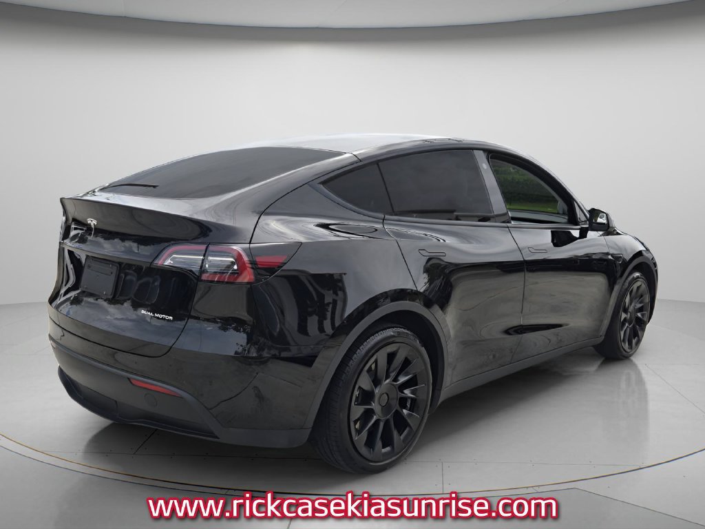 Used 2022 Tesla Model Y Long Range AWD/4WD image 7