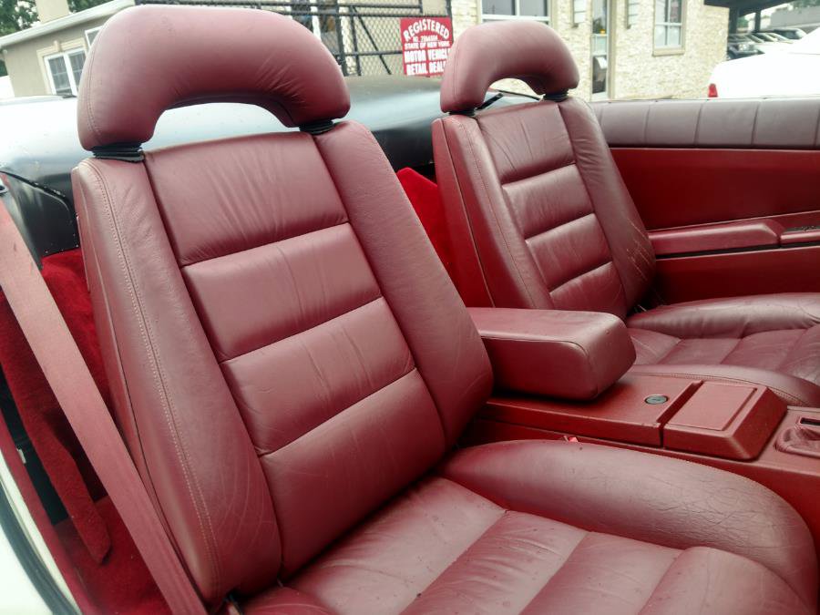 Used 1990 Cadillac Allante FWD image 10