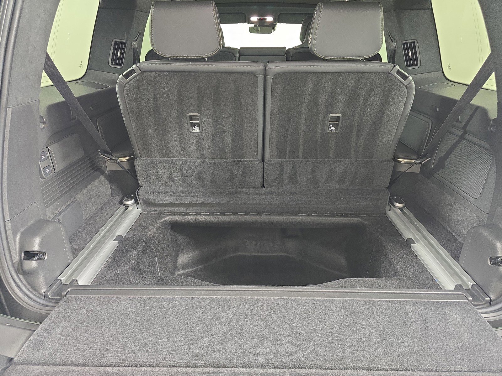 Used 2024 Rivian R1S Adventure AWD/4WD image 26