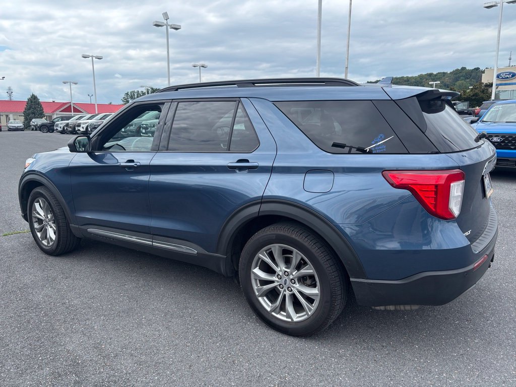 Used 2020 Ford Explorer XLT w/ Equipment Group 202A AWD/4WD image 4
