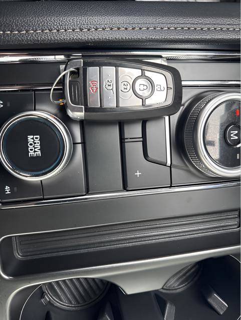 Used 2024 Ford Expedition XLT image 37