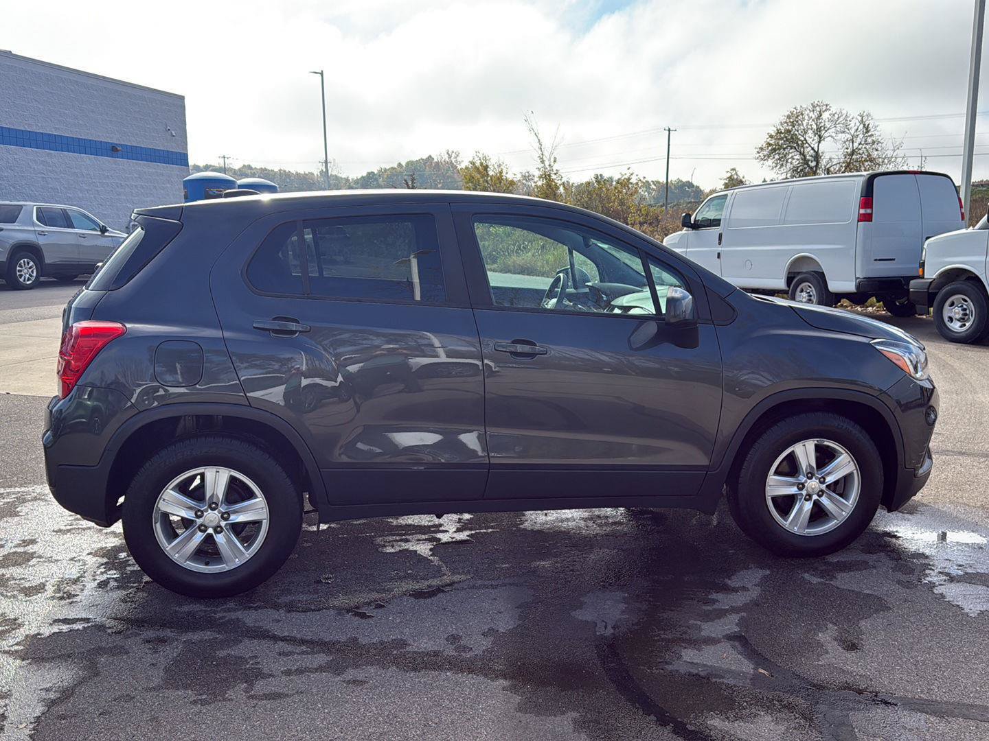 Used 2020 Chevrolet Trax LS w/ Tint and Cruise Package FWD image 10