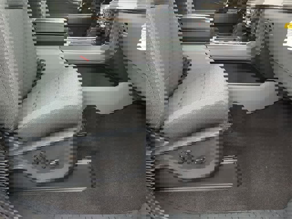 New 2025 Ford F150 XLT w/ Equipment Group 303A High image 22