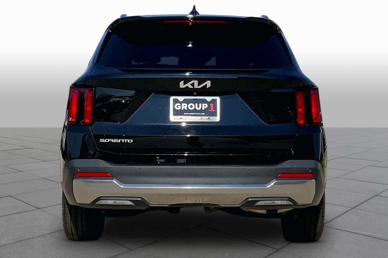 Used 2025 Kia Sorento EX FWD image 4